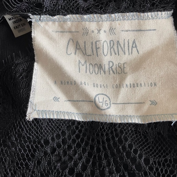 Eyelash lace Scalloped dress - Picture 5 of 10